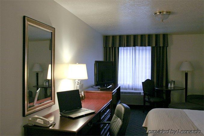 Holiday Inn Redding, An Ihg Hotel Zimmer foto